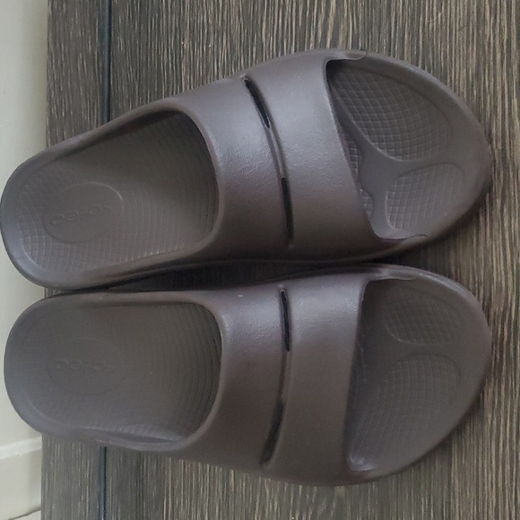 OOFOS Ooah Slip On Slide Sandal Brown Recovery Foam Shoe Unisex M5 W7 - Picture 1 of 6
